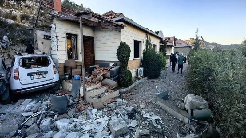 لبنان: استشهاد 3 أشخاص جراء غارة إسرائيلية على بلدة عين بعال