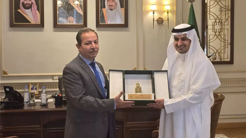 القنصل السعودي بالاسكندرية يستقبل نظيره الفلسطيني