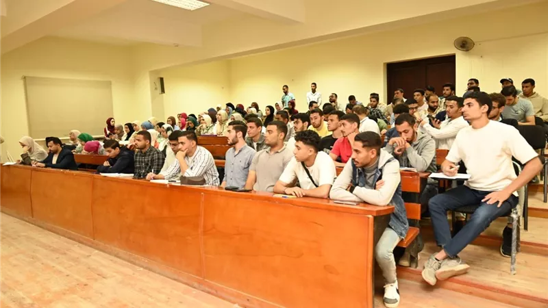 جامعة الفيوم تنظم ندوة (ابدأ مشروعك) بكلية الحاسبات والذكاء الاصطناعي