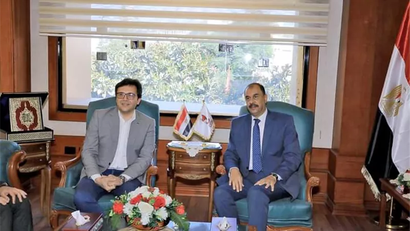 سراج وهنو يناقشان سبل تكثيف الفعاليات الثقافية والإبداعية بسوهاج