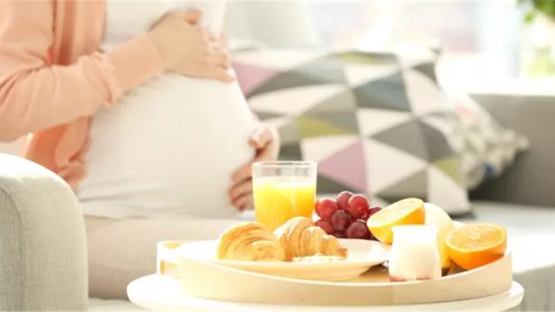 هل يجوز للحامل إفطار شهر رمضان؟.. 