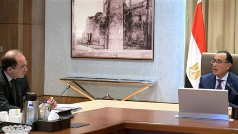 رئيس الوزراء يستعرض مع وزير المالية عددا من ملفات العمل