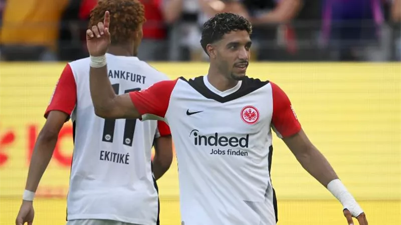 فرانكفورت يتقدم على يونيون برلين بهدف فى الشوط الأول