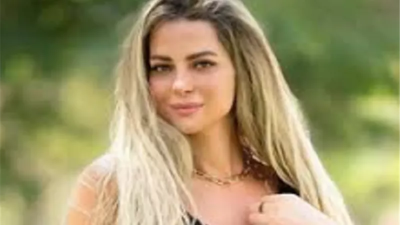 أول ظهور لوالدة الفنانة ريم مصطفى