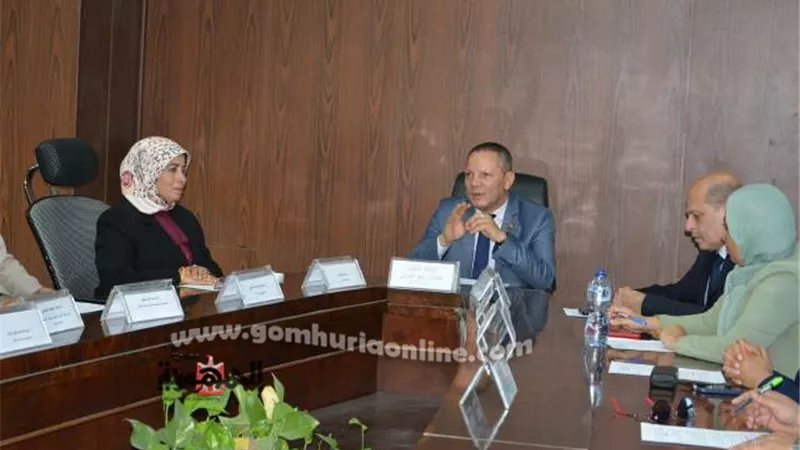 رئيس جامعةدمياط يطالب بتوفير بيئة صحية وآمنة للطلاب وهيئة التدريس