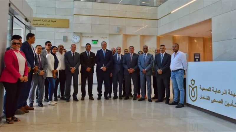 استمرار متابعة سير العمل بالمنشات الصحية بالسويس