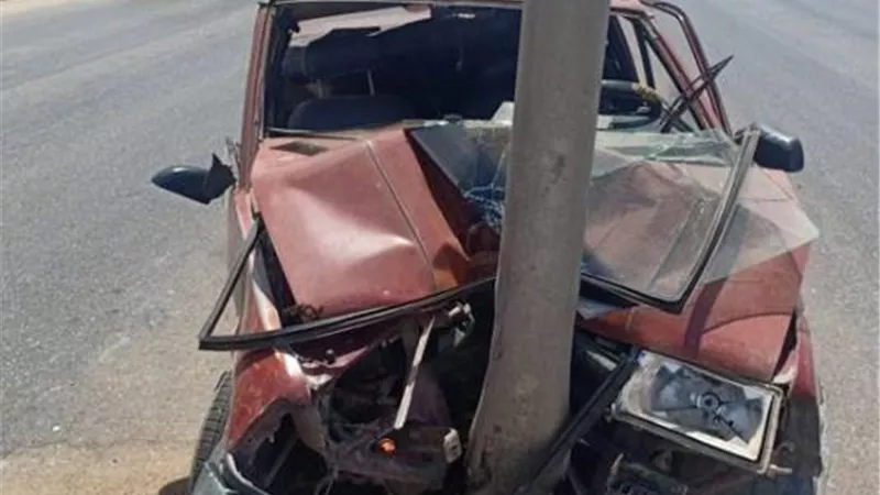 مصرع 2 إثر تصادم سيارة بعمود إنارة بطريق السويس الصحراوى