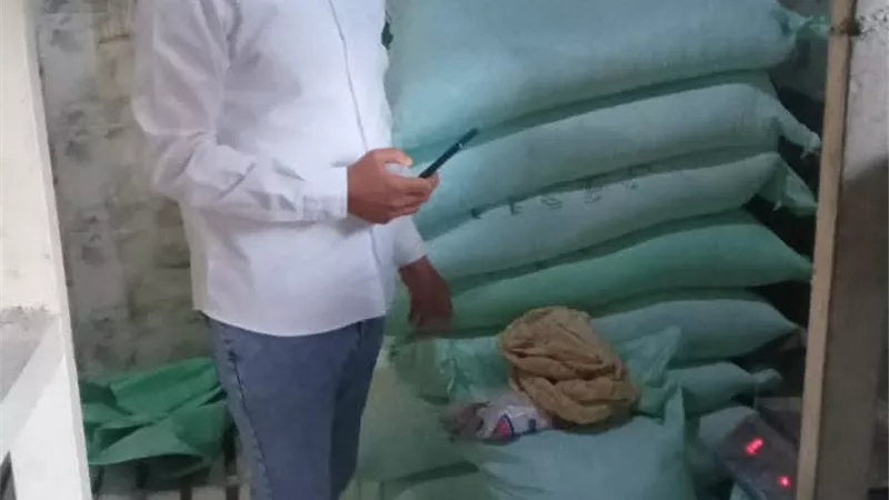 عبد المعطى ..تحرير ٢٥ محضر مخالفات تموينية بكفرالشيخ