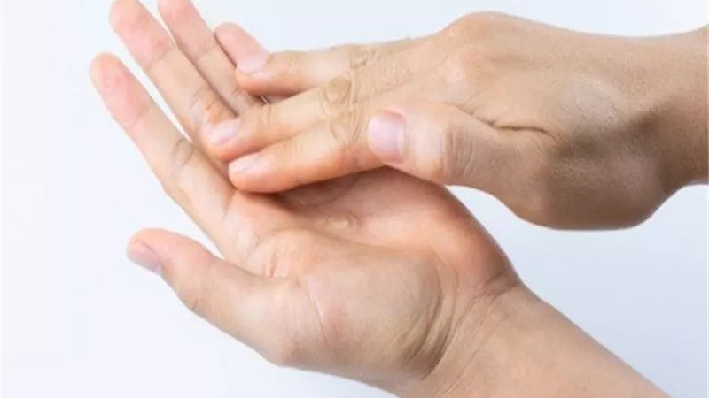 5 علامات تظهر على اليد تخبرك عن حالات صحية خطيرة