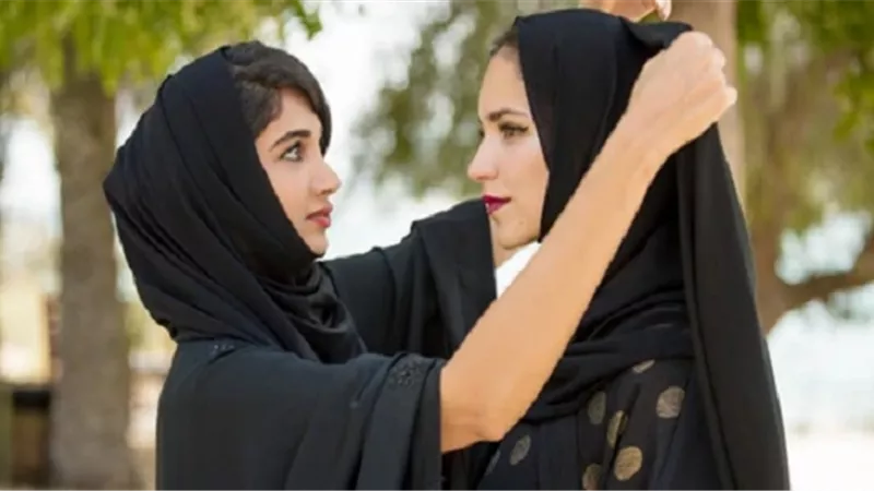 هل يجوز إظهار جزء من الشعر خارج الحجاب؟.. الإفتاء تحسم الجدل