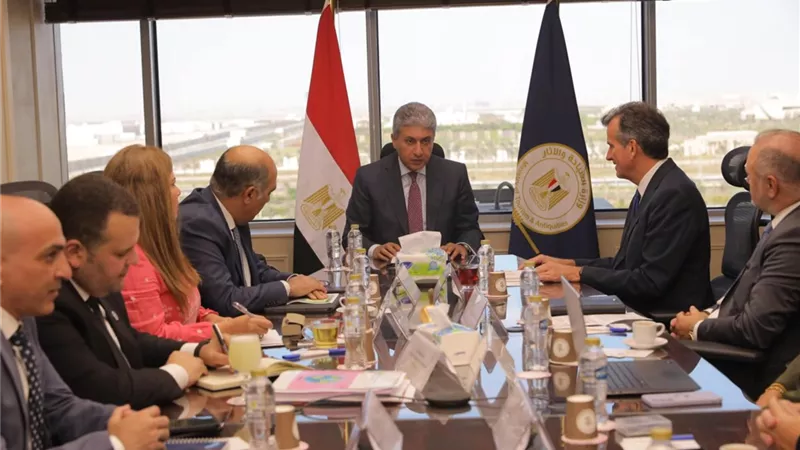 وزير الآثار يبحث مع وكلاء للرحلات البحرية سبل التعاون لتعزيز سياح