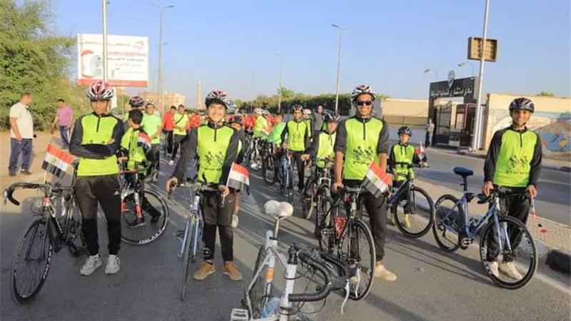 محافظ سوهاج يشهد مهرجان للدراجات والمشي بمشاركة 300 شاب وفتاة