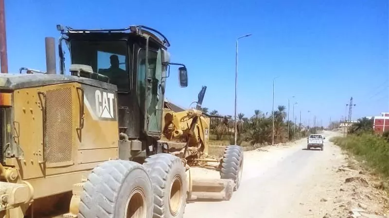 محافظ أسوان يوجه بنهو أعمال البنية التحتية بطريق غرب كوم أمبو
