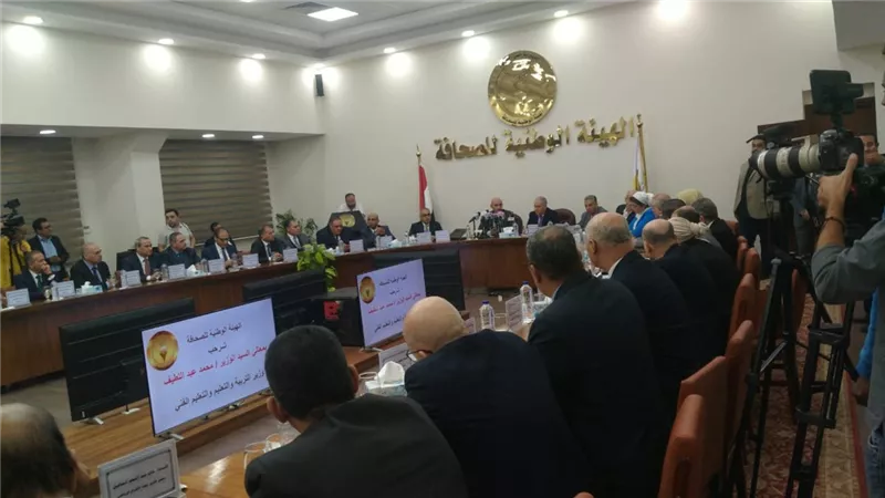 وزير التعليم يكشف عن خطط جديدة لحل أزمة الكثافة الطلابية في المدارس