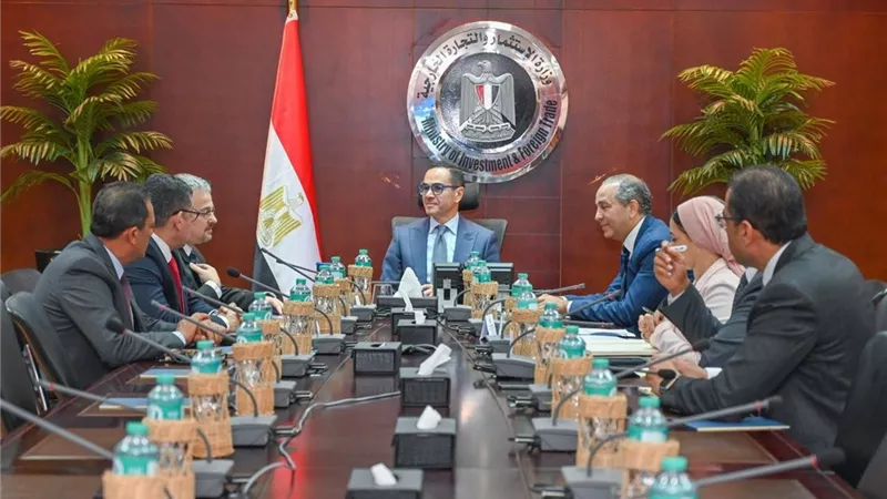وزير الاستثمار يلتقي وفد شركة سوميتومو إليكتريك - إيجيبت