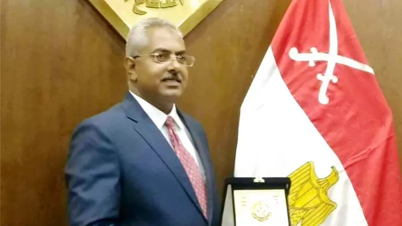 محافظ البحر الاحمر يعلن تعيين كمال سليمان سكرتيرا عاما للمحافظة