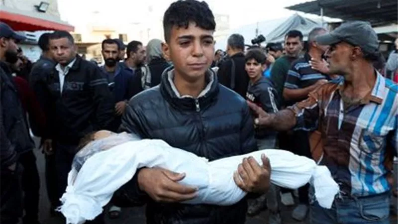 إسرائيل تقتل نحو 115 فلسطينيا شمال غزة والعشرات تحت الأنقاض