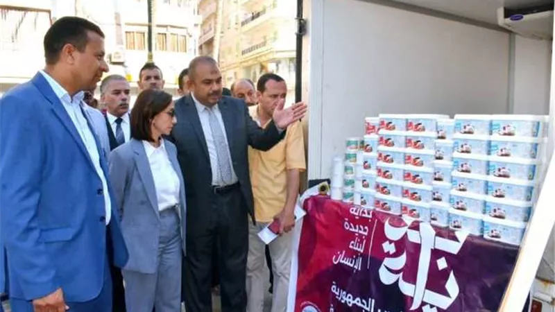 بتخفيضات 25%.. سيارات متنقلة لبيع السلع الغذائية والبيض واللحوم