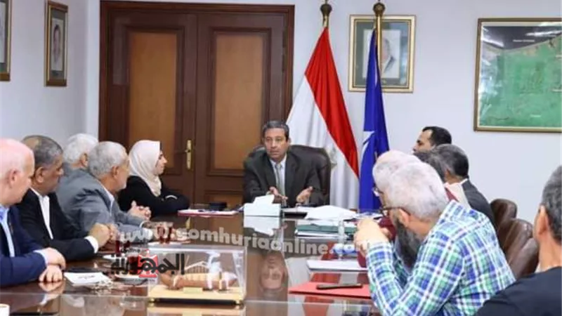 محافظ دمياط يتابع مشروعات مياه الشرب والصرف الصحى