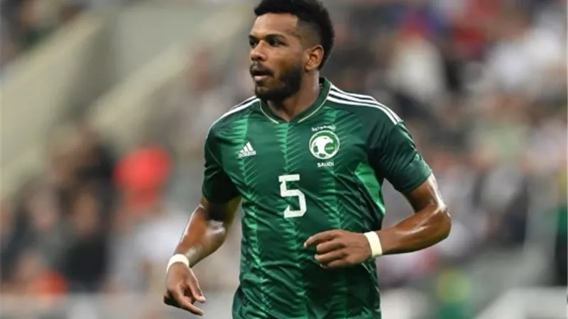 الاتحاد الآسيوي يقرر ايقاف نجم الهلال السعودي وتغريمه 2000 دولار