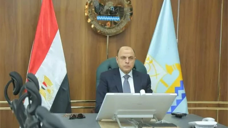 محافظ كفر الشيخ يتابع سير العمل بالمركز التكنولوجي بمطوبس