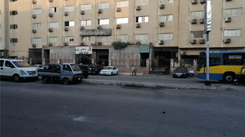 أهالي إمبابة يطالبون محافظ الجيزة بإنشاء مطبات صناعية أمام مستشفى الوراق