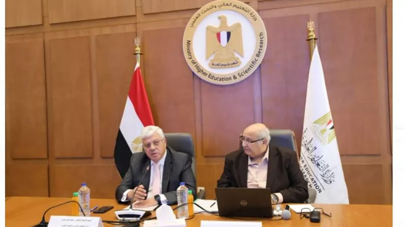 وزير التعليم العالى يرأس اجتماع مجلس الجامعات الخاصة