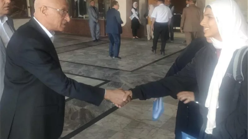 محافظ شمال سيناء يستقبل المواطنين بديوان عام المحافظة.