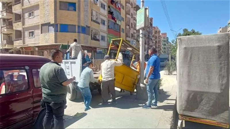 إزالة تعديات ورفع إشغالات في حي ثالث الإسماعيلية