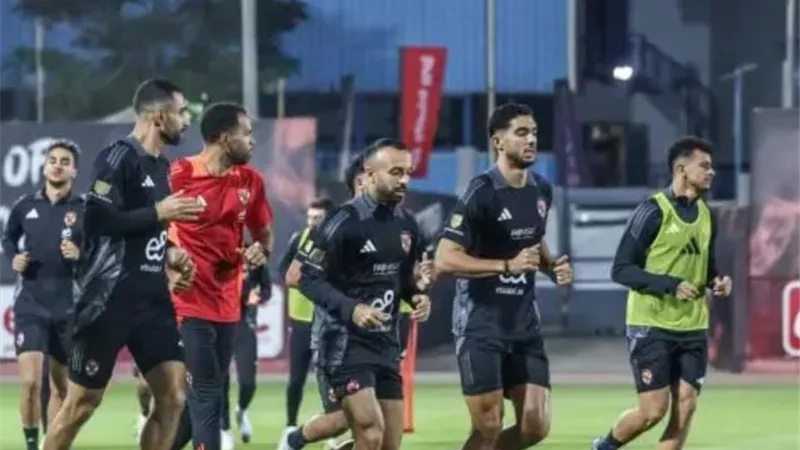 تفاصيل إصابة مدافع الأهلي وموقفه من مباراة سيراميكا