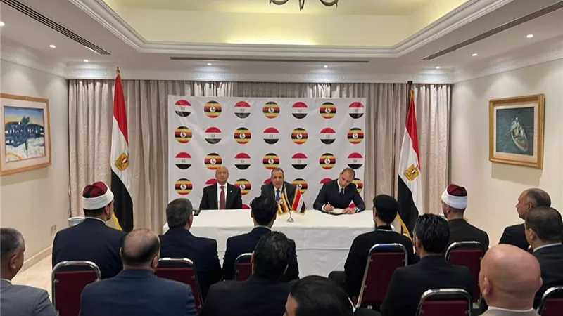 وزير الخارجية والهجرة يلتقى بالجالية المصرية في أوغندا