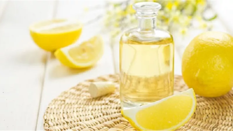 فوائد واستخدامات زيت الليمون العطري