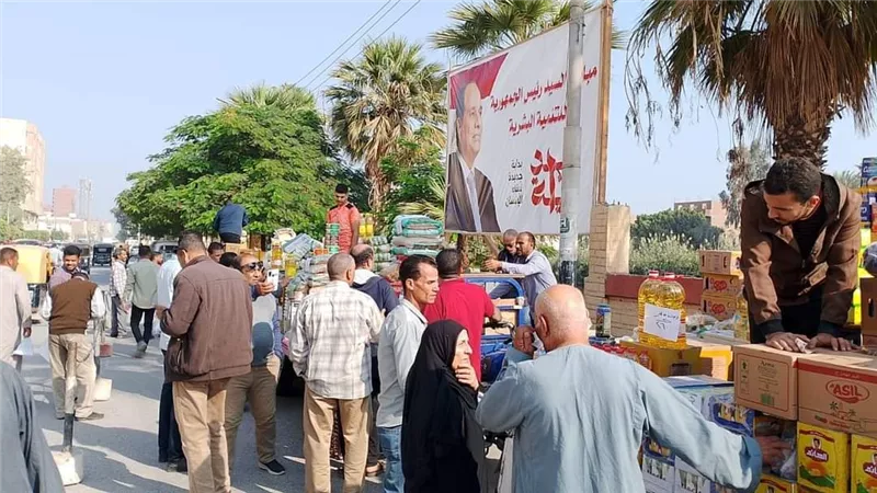 4 منافذ متنقلة لتوفير السلع و اللحوم والخضروات بسمالوط