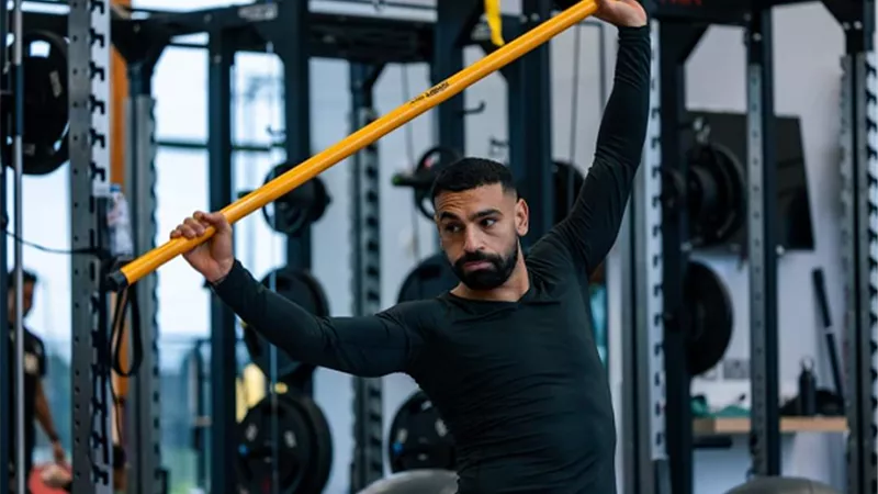 صلاح يستعد لمواجهة برايتون فى الدوري الإنجليزي غدا