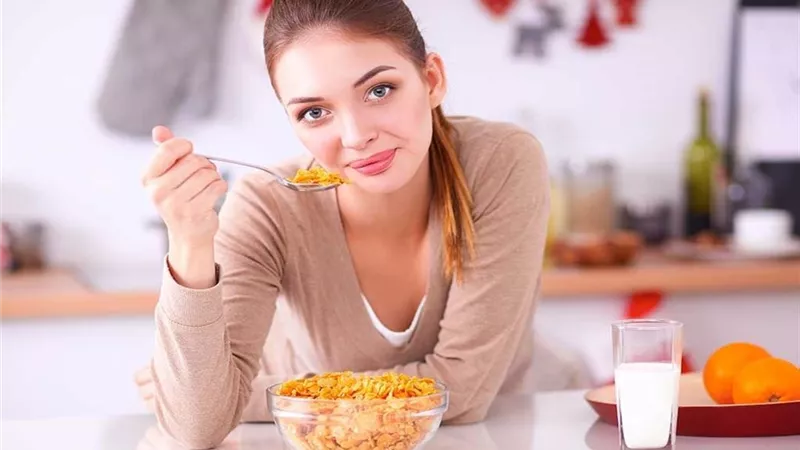ماذا تأكل على الريق؟