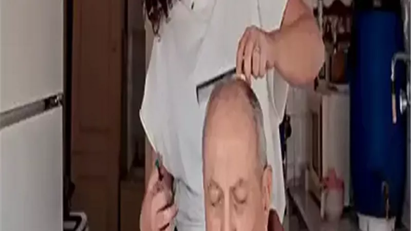 نحن في الداخل يحصد جائزة نجمة الجونة الذهبية للفيلم الوثائقي