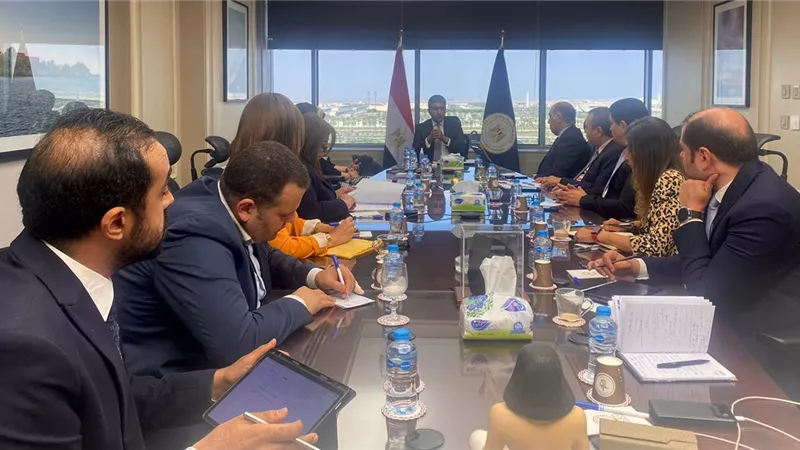 وزير السياحة والآثار يبحث تطوير المنتجات السياحية بالمقصد المصري