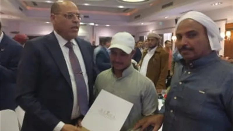 بينهم ذوي همم.. جبران يُسلم عقود عمل للشباب بمحافظة جنوب سيناء