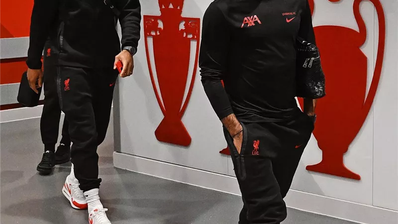 شاهد .. لحظة وصول محمد صلاح إلى ملعب الأنفيلد لمواجهة برايتون