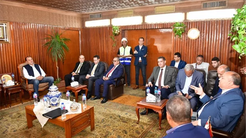 وزير قطاع الأعمال يتفقد شركة الدلتا للأسمدة والصناعات الكيماوية
