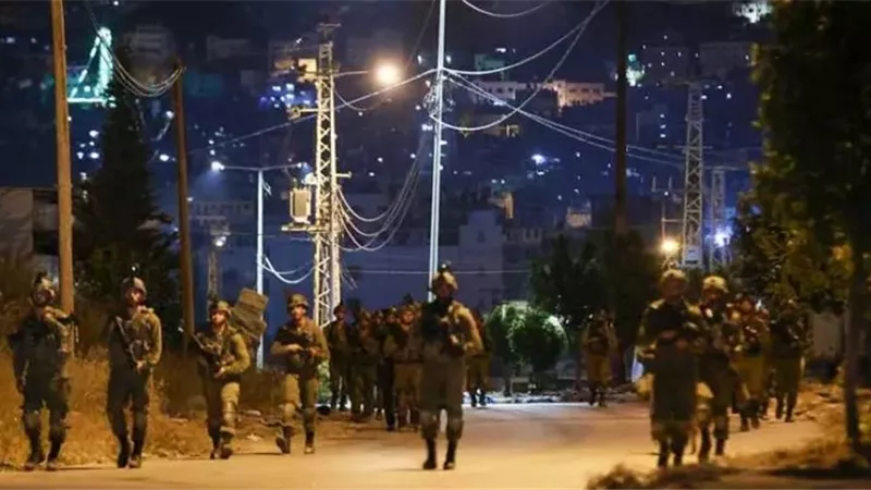 الاحتلال يقتحم عدة مناطق في طولكرم بالضفة الغربية