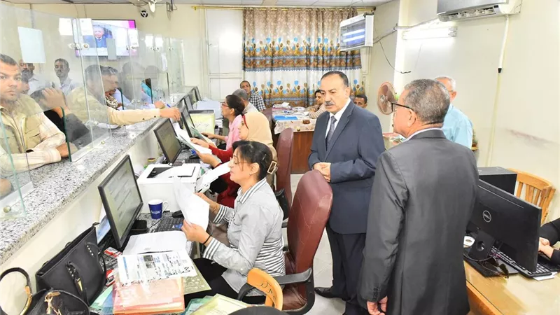 محافظ أسيوط يستكمل جولاته بالمراكز التكنولوجية ولقاء المواطنين