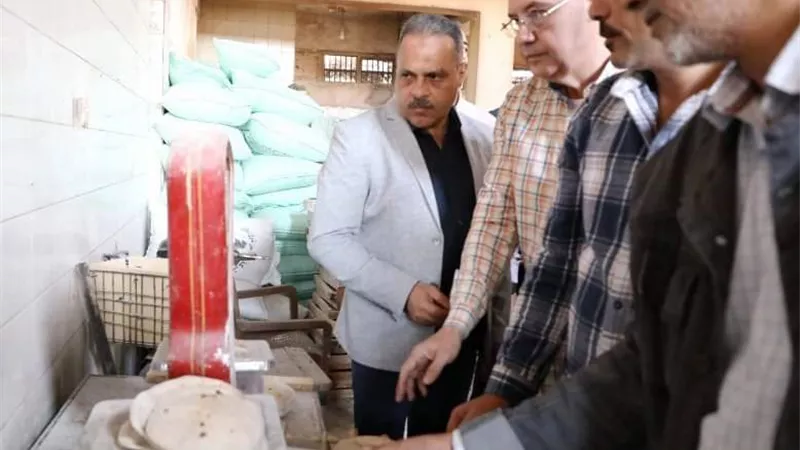 محافظ الشرقية يُفاجئ مخابز مدينة القنايات