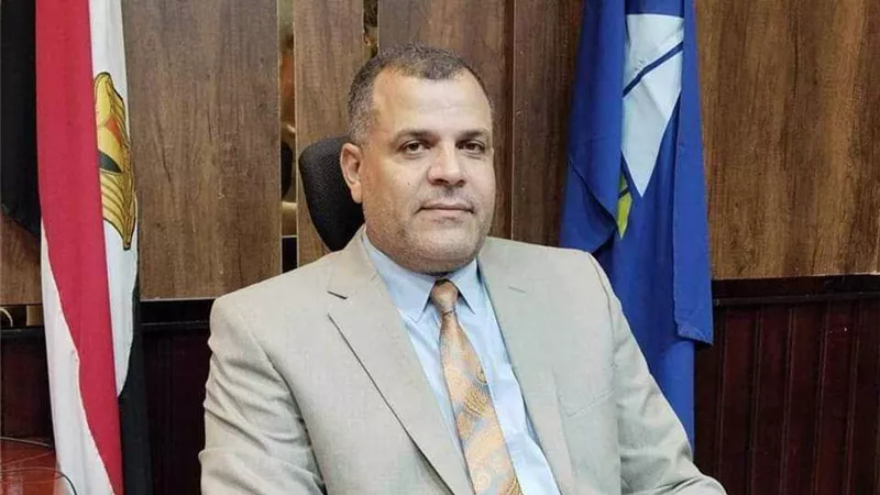 مدير تعليم دميـاط الجديد يتسلم عمله بعد نجاحات لافتة بالسويس