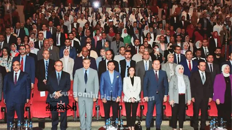 محافظ البحيرة تشارك في 