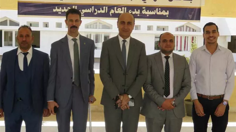 رئيس جامعة دمنهور يتفقد كليات النوبارية ويلتقي الطلاب والأساتذة