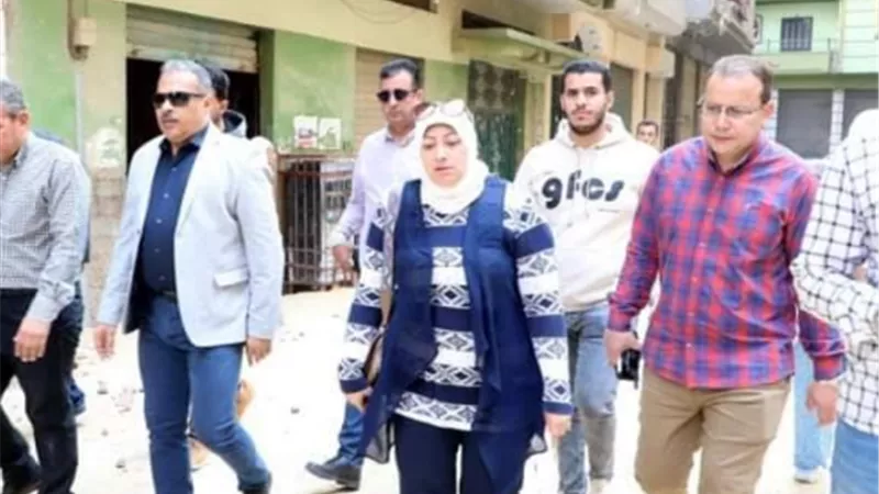 محافظ الشرقية يتفقد أعمال تركيب بلاط الإنترلوك بمنطقة شرق الغشام