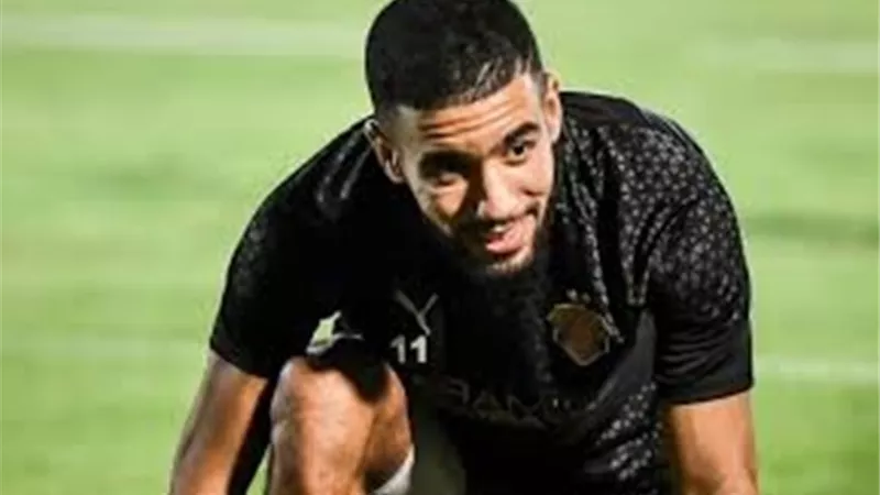قندوسي يتحدى قرار الأهلي ويرفض البيع إلى سيراميكا