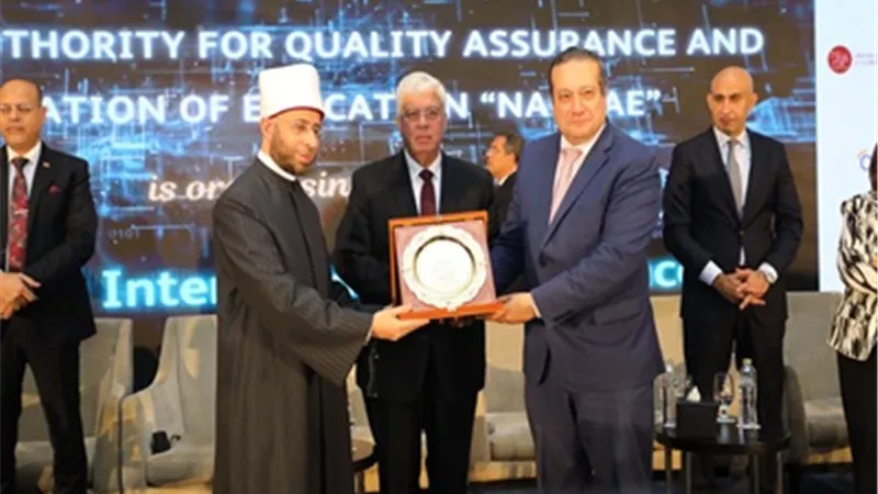 رئيس جامعة الزقازيق يشارك بمؤتمر