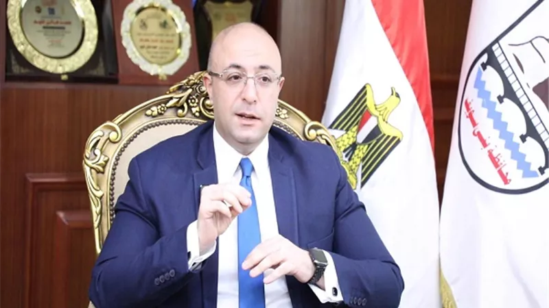 غنيم يهنئ فرع هيئة تعليم الكبار بالمركز الأول على الجمهورية